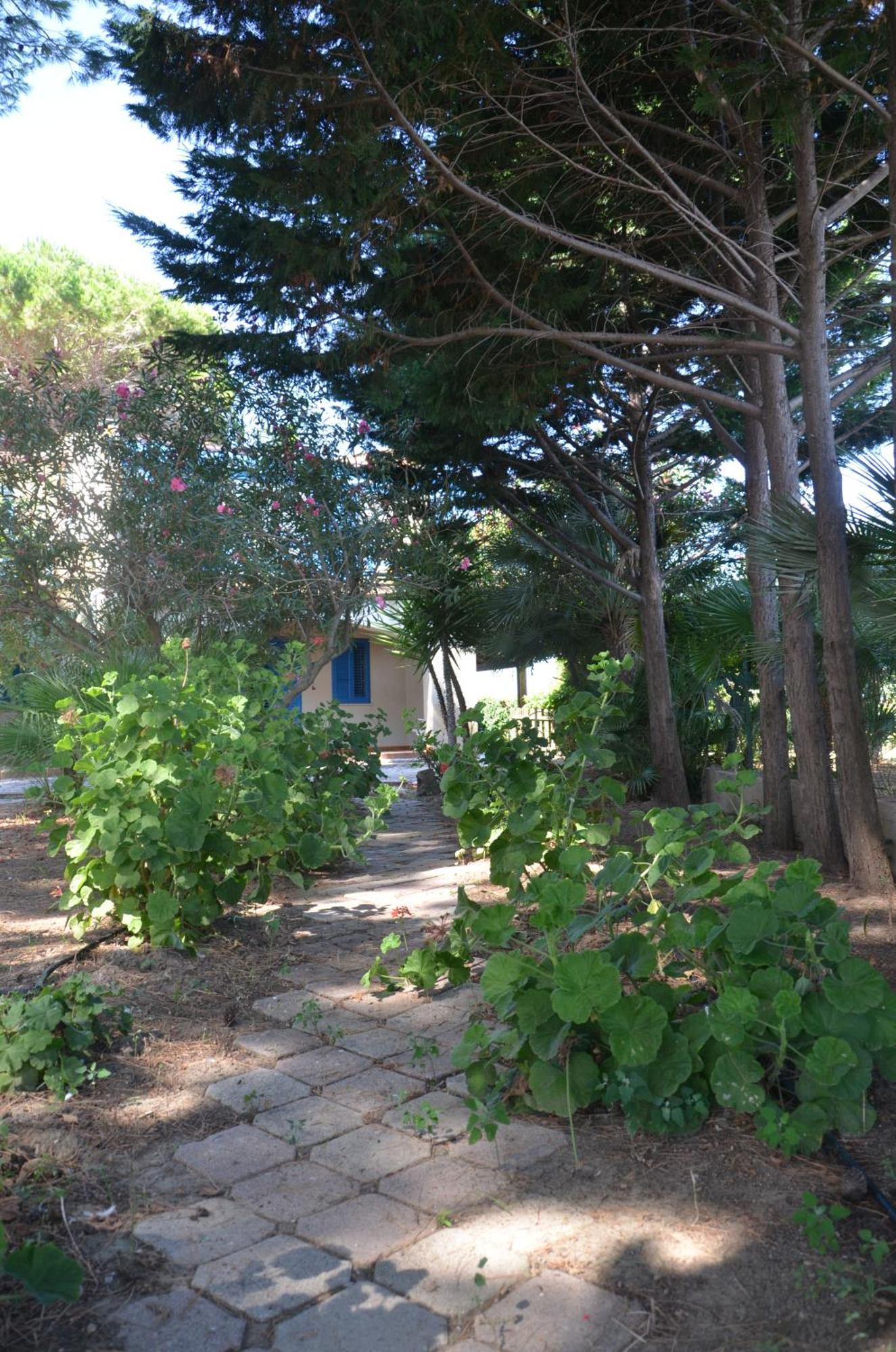 Villa Teti - Sicilia Кампофеличе-ди-Роччелла Экстерьер фото