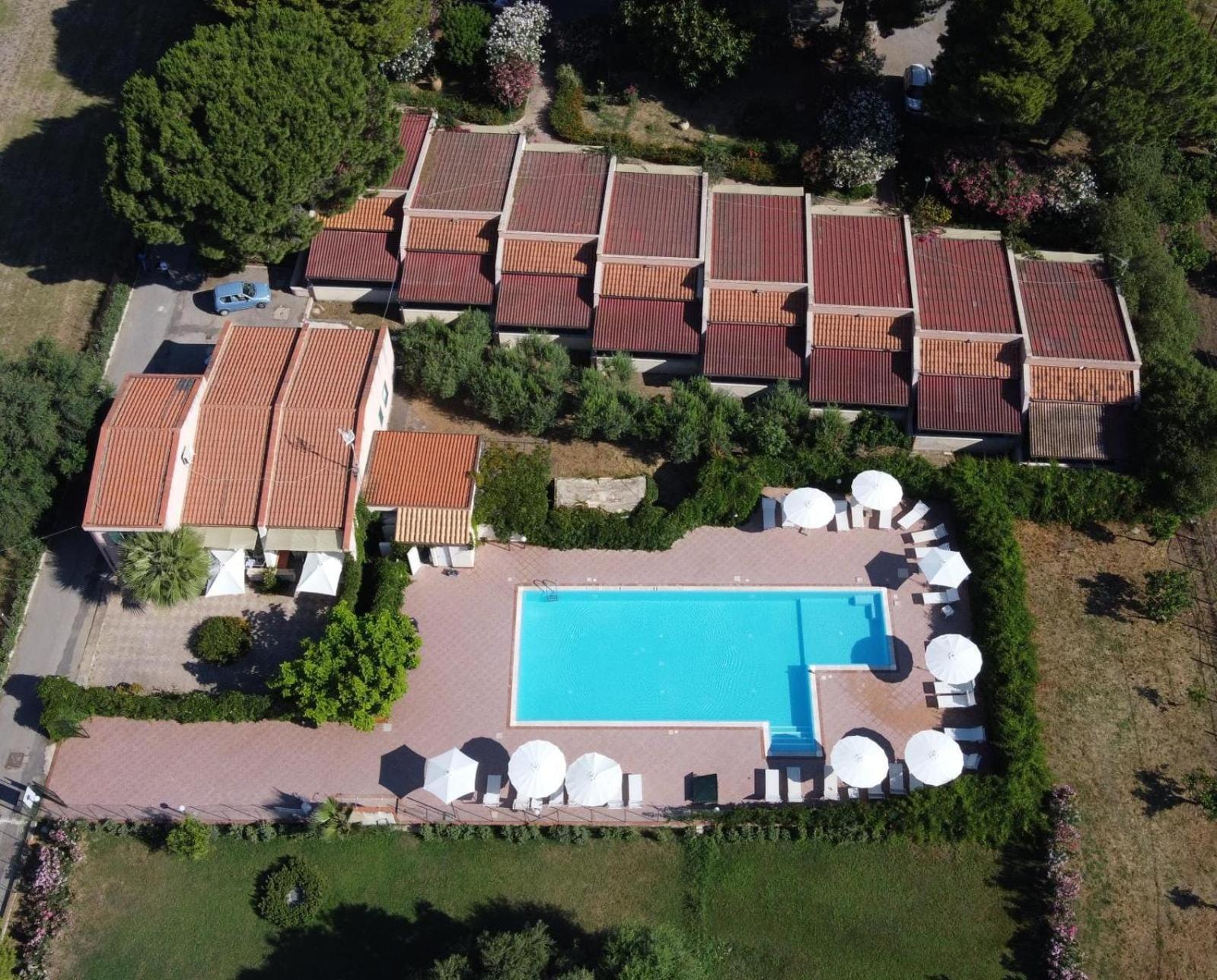 Villa Teti - Sicilia Кампофеличе-ди-Роччелла Экстерьер фото