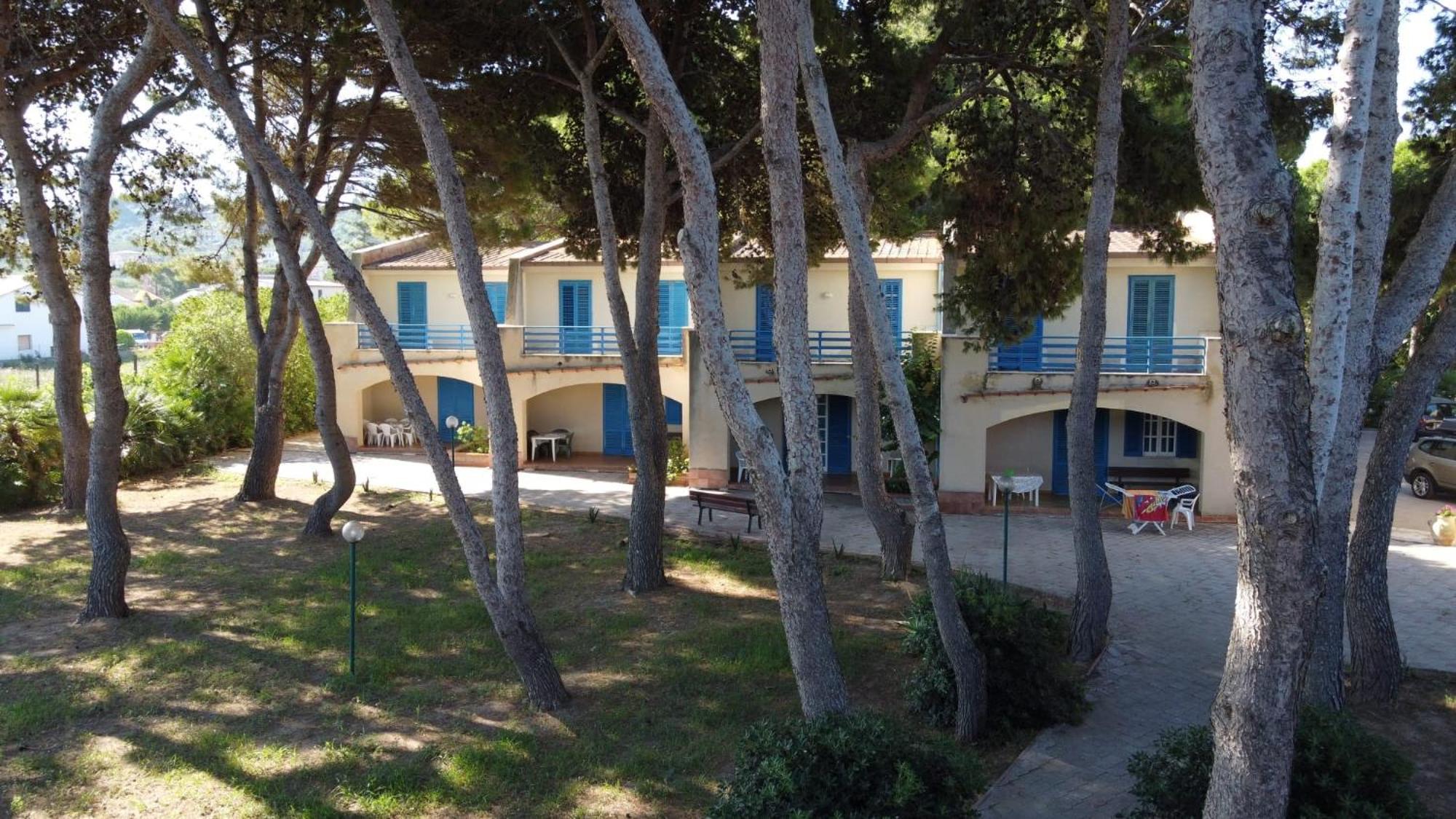 Villa Teti - Sicilia Кампофеличе-ди-Роччелла Экстерьер фото